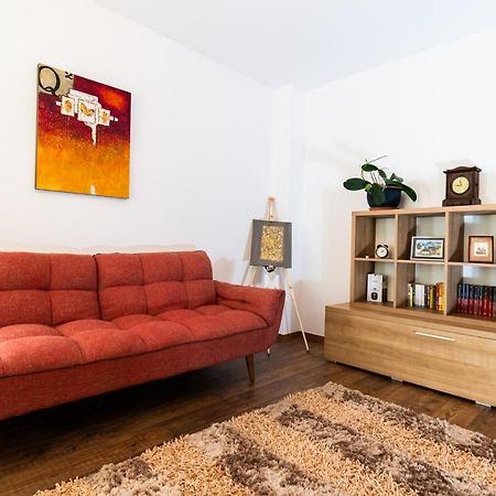 Nature Apartment - Minutes Away From The Old Town And Afi Mall براشوف المظهر الخارجي الصورة
