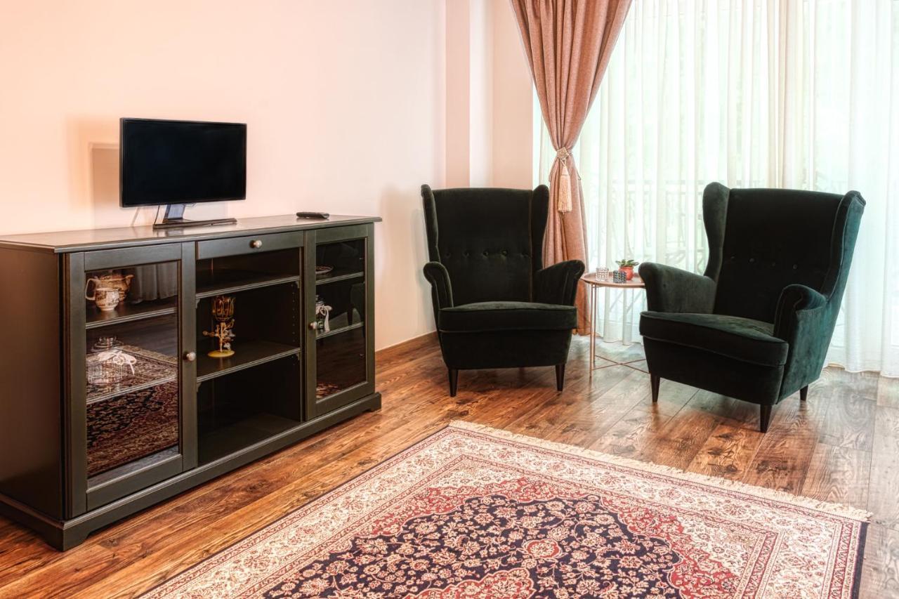 Nature Apartment - Minutes Away From The Old Town And Afi Mall براشوف المظهر الخارجي الصورة