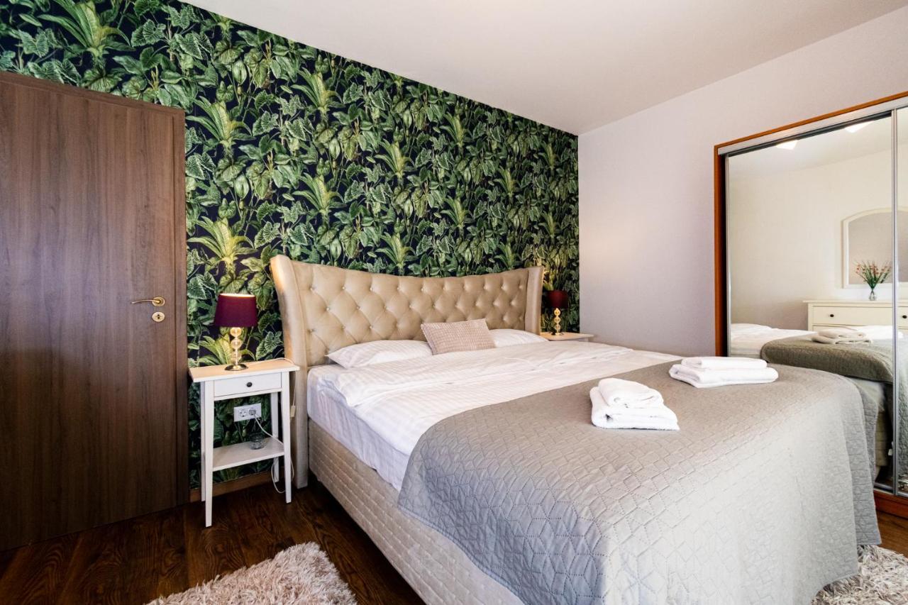 Nature Apartment - Minutes Away From The Old Town And Afi Mall براشوف المظهر الخارجي الصورة