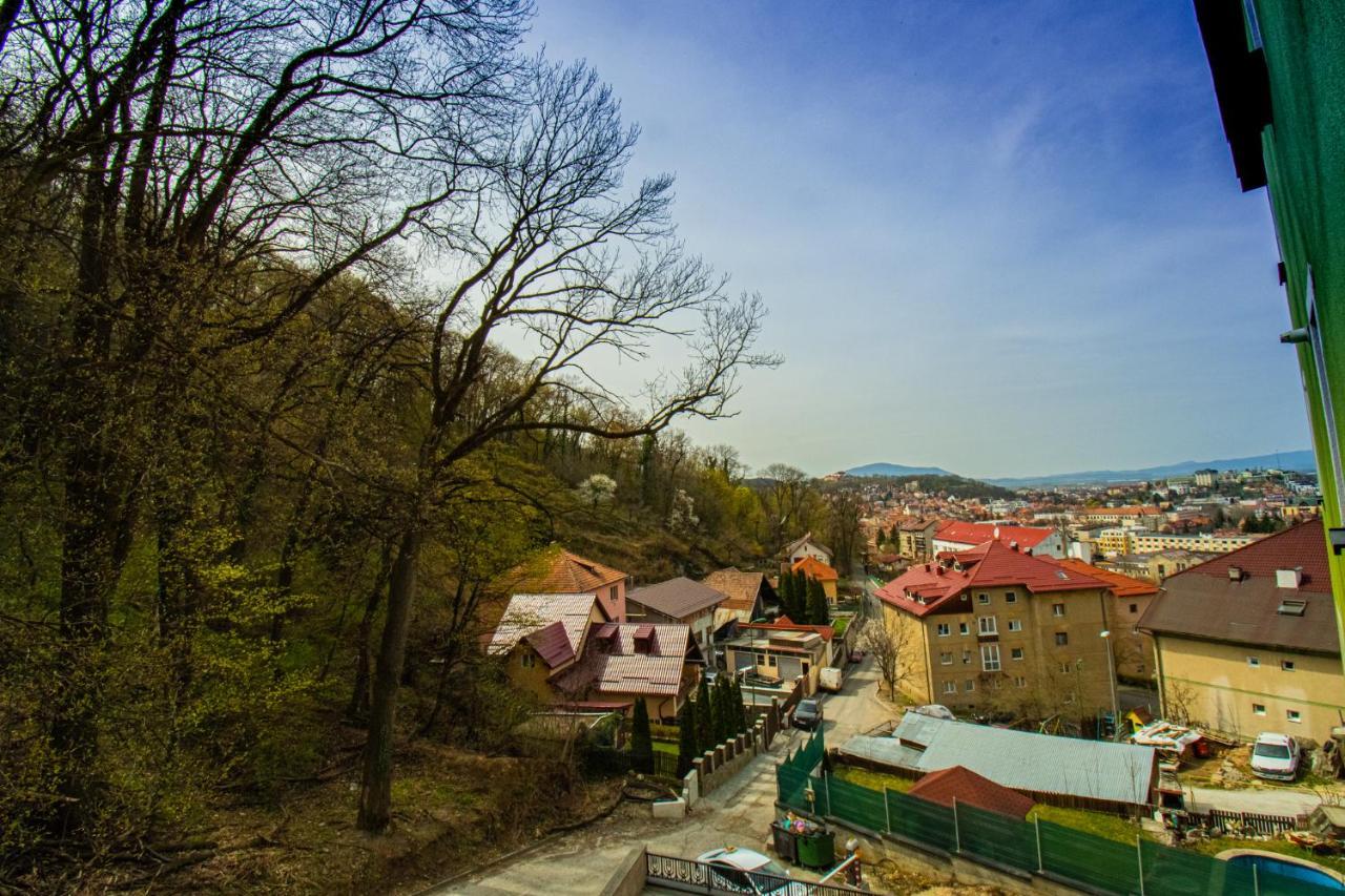 Nature Apartment - Minutes Away From The Old Town And Afi Mall براشوف المظهر الخارجي الصورة