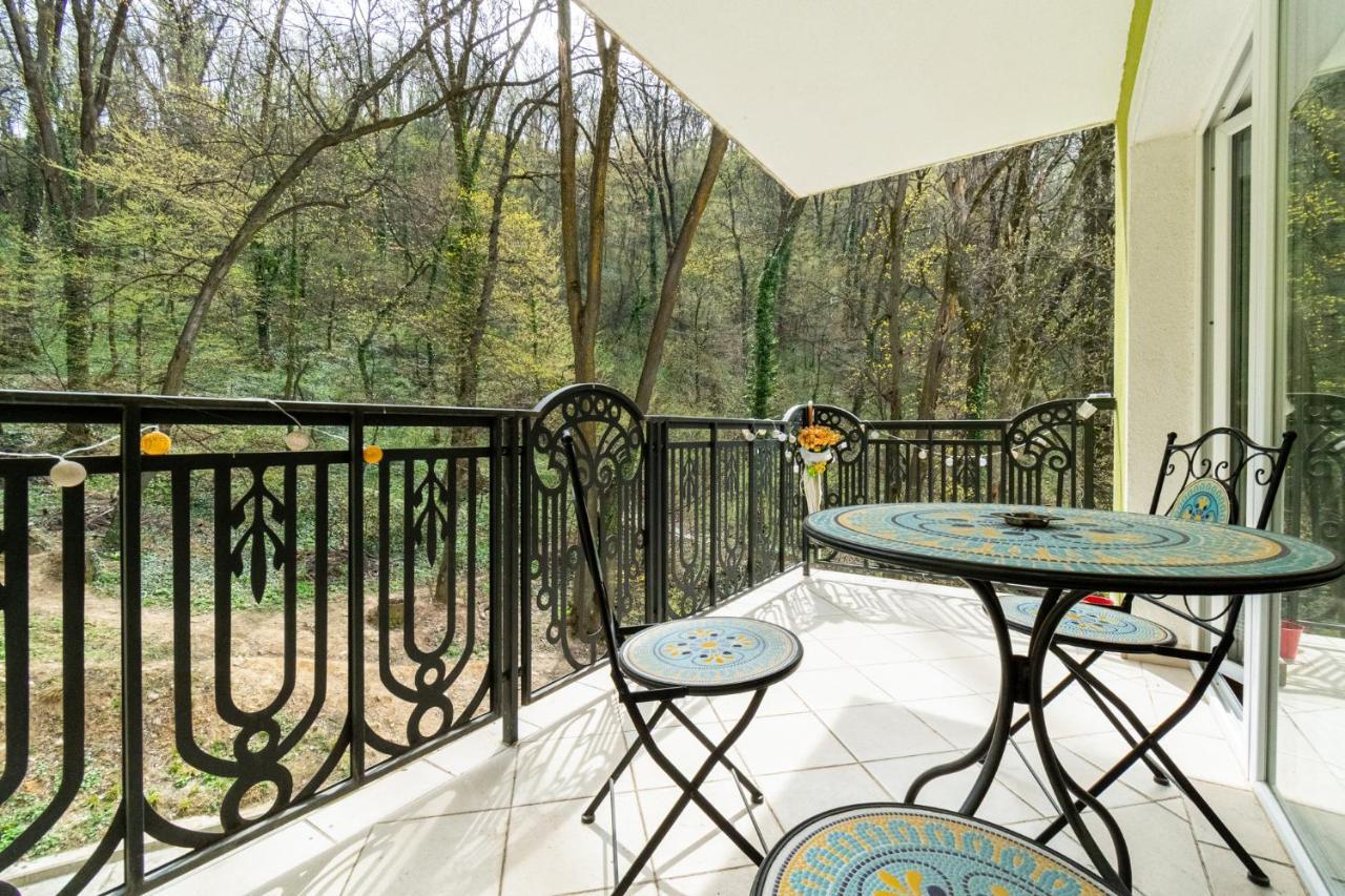 Nature Apartment - Minutes Away From The Old Town And Afi Mall براشوف المظهر الخارجي الصورة