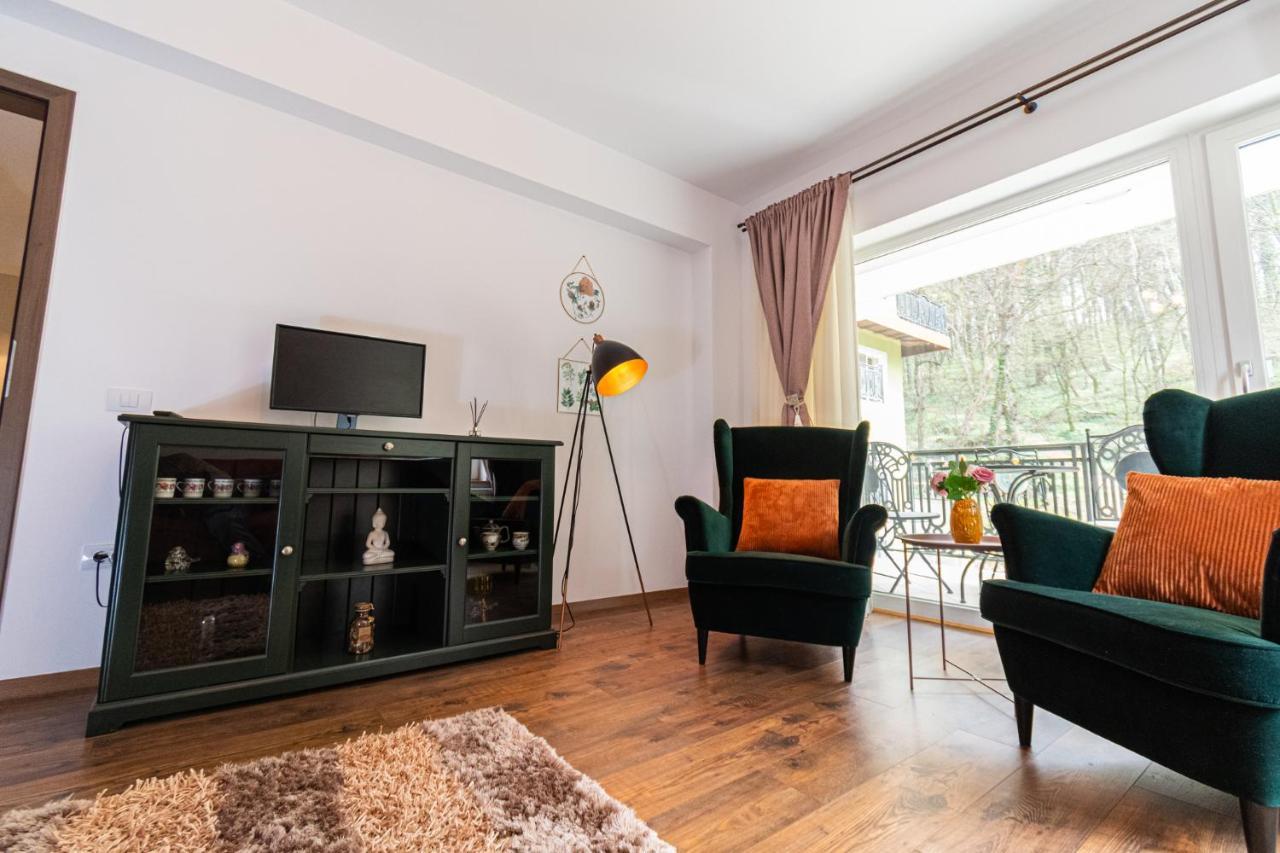 Nature Apartment - Minutes Away From The Old Town And Afi Mall براشوف المظهر الخارجي الصورة